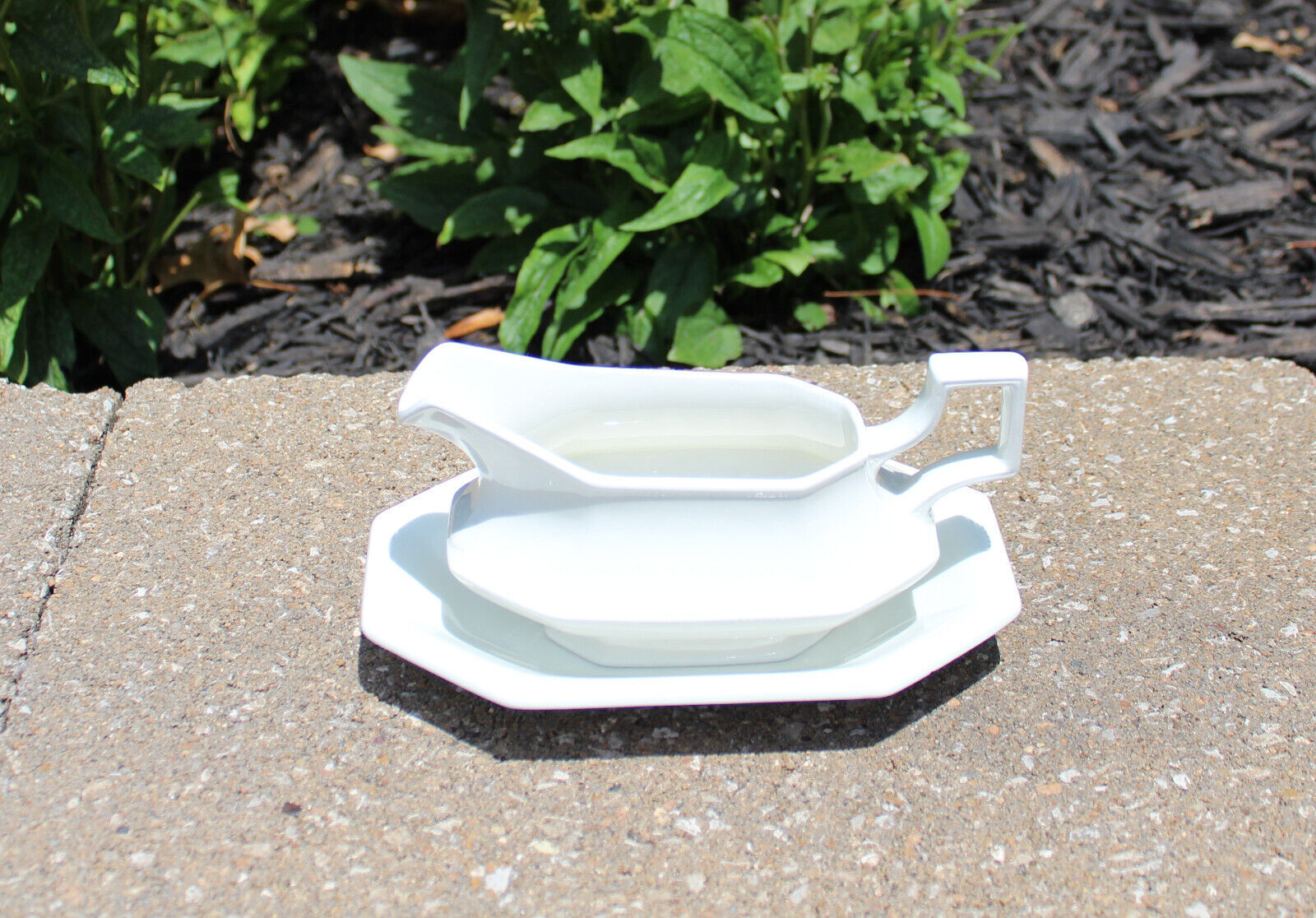 Primary image for Johnson Bros Heritage White Ironstone Gravy Boat & Underplate Made in England