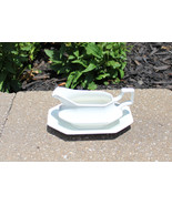 Johnson Bros Heritage White Ironstone Gravy Boat &amp; Underplate Made in En... - £18.68 GBP