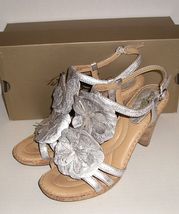 BORN CROWN Women&#39;s Silver Leather Flower Dress Heel Sandals Shoes 9 M /40.5 - £15.80 GBP