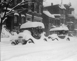 Cars on street in Washington DC during Knickerbocker snow storm Photo Print - £6.93 GBP+