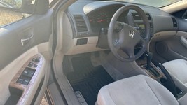 ACCORD    2004 Glove Box 1396103 - $924.75 MXN