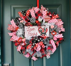 Valentines wreath, Heart wreath, Valentines Day wreath, Skunk wreath - $128.69