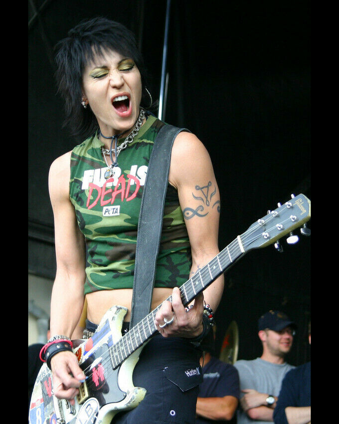 JOAN JETT PERFORMING IN TANK TOP WITH GUITAR 8X10 PHOTOGRAPH - $9.75