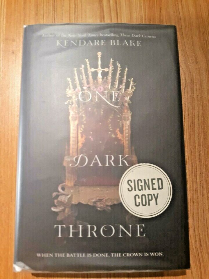 SIGNED 2017 One Dark Throne Hardcover Book by Kendare Blake 1st Ed 1st P... - $24.75