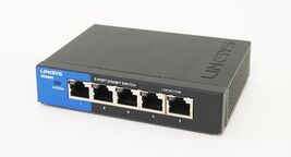 Linksys SE3005 5 Port Gigabit Ethernet Switch - Black/Blue  image 2