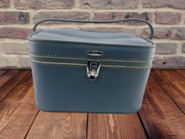 Vintage Blue Sears Featherlite Luggage Suitcase Makeup Train Case Carry-on - £29.41 GBP