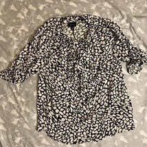 NWT Who what wear patterned blouse in size medium black and white - £10.47 GBP