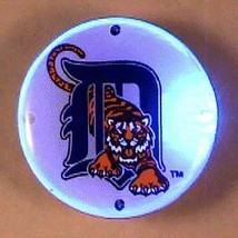 Detroit Tigers Official Licensed Lapel Pin Flashing MLB Team Pin - $985.44 MXN