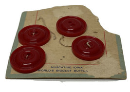 Vintage Red Plastic Circle Buttons 4 Buttons Muscatine Iowa - £20.41 GBP