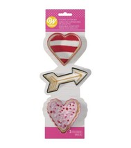 Wilton Heart Cupids Arrow Cookie Cutters Colorful Metal 3 Pc Set - £4.58 GBP