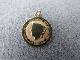 Vintage Girl Charm 12k Yellow Gold Filled Carl Art Small Pendant Scalloped .5&quot; - £8.01 GBP
