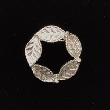 Vintage Gerry&#39;s Ash Leaf Wreath Silver Tone Brooch Pin Autumn Signed - £10.26 GBP