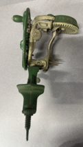Vintage Cast Iron Reading Hardware Green Apple Peeler, Works - $39.92 CAD