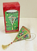 Hallmark Keepsake Ornament Memories of Christmas from 2000 - $9.89