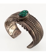 Navajo Turquoise Sunrise Stamped Sterling Silver Cuff Bracelet by R. Taylor - €586,15 EUR Navajo Turquoise Sunrise Stamped Sterling Silver Cuff Bracelet by R. Taylor - €586,15 EUR