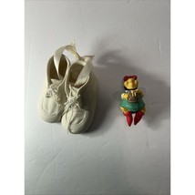 Mom to Bee and Porcelain Baby&#39;s First Chrismas Baby Shoes Ornaments - $367.79 MXN