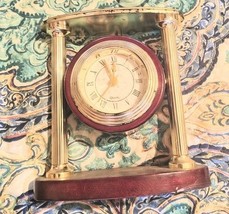 Vintage Wood Pillar Quartz Desk Shelf Mantel Clock Not Working - €8,63 EUR