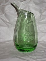 Art Glass Green Pointed Beak Vase 8&quot; - £19.67 GBP