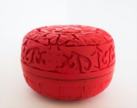 Vintage faux cinnabar carved resin flower patterned trinket box - £15.71 GBP