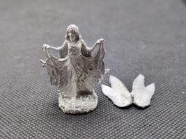 Valley 2002 Metal Angel Fantasy RPG Miniature 1 1/2&quot; - $12.60 CAD