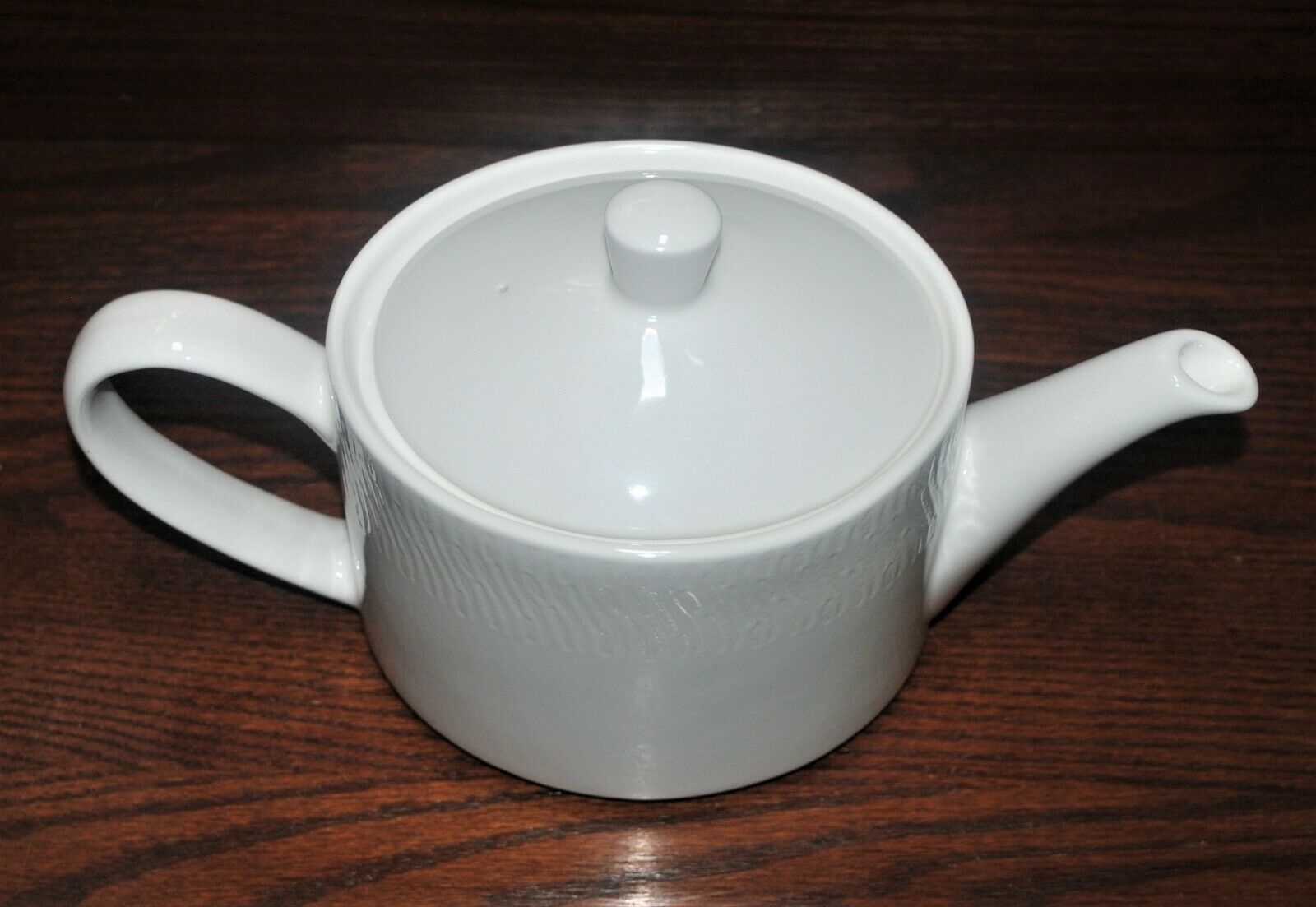 Steelite  Distinction Solar White Vogue 30 Oz. Teapot NEW
