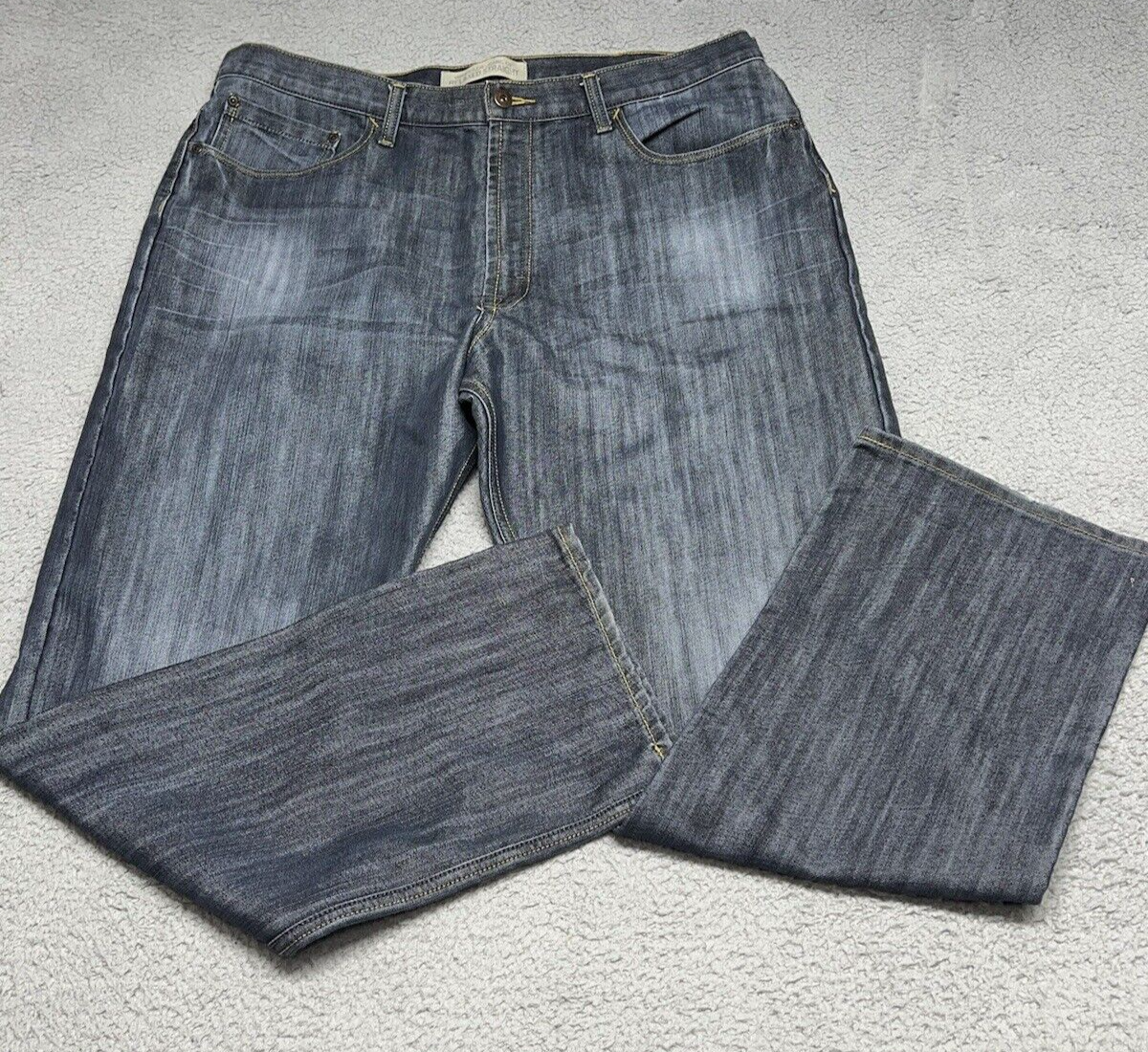 Wrangler Jeans Men&#39;s 38X32 Classic Regular Fit Rugged Wear Denim Blue St... - $12.63