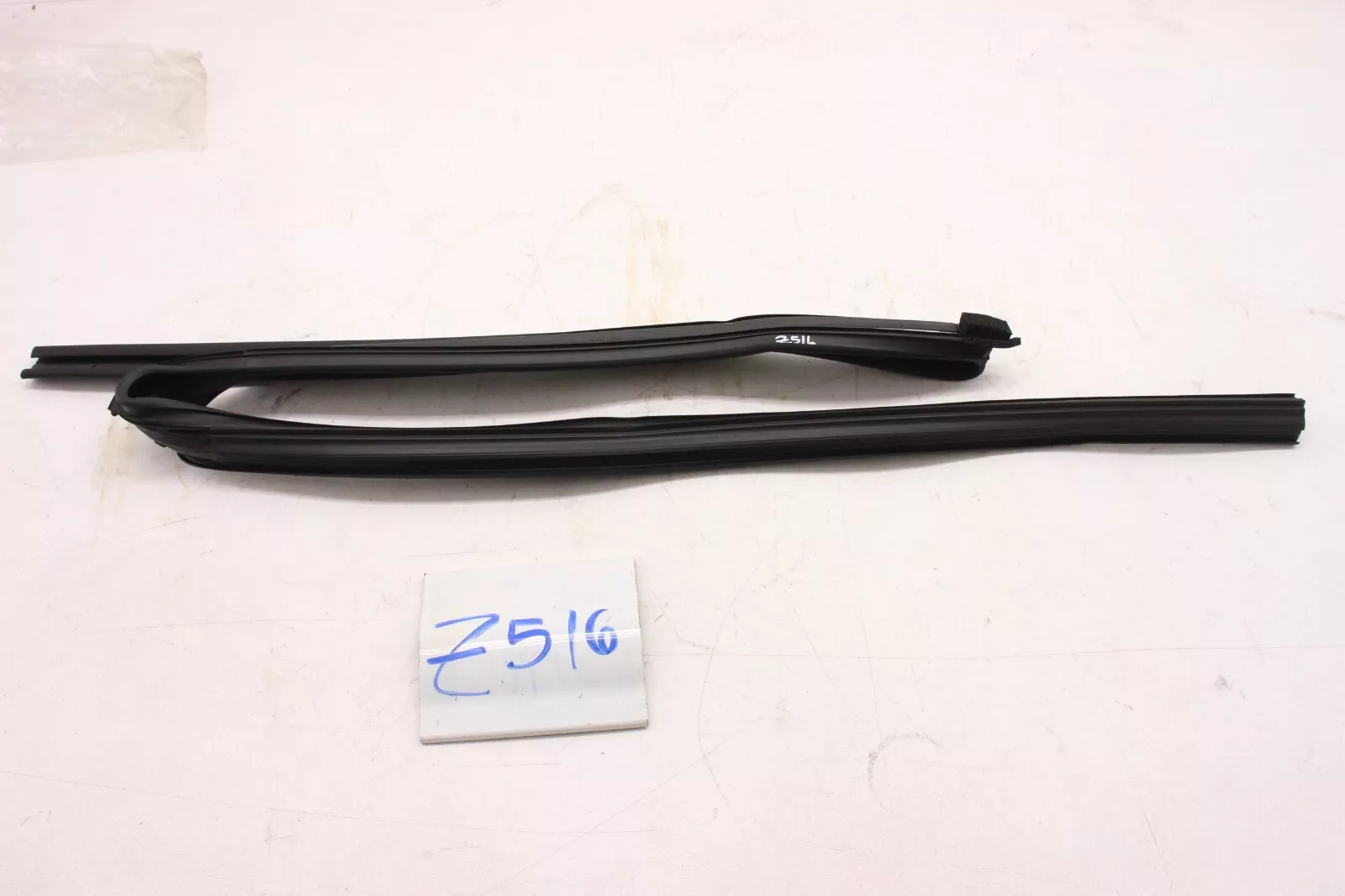 New OEM Genuine Door Seal LH Rear Mitsubishi Lancer 2016-2017 5735A683 Rubber - £33.52 GBP