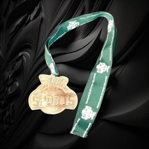 1997 Walt Disney World Wide World of Sports Marathon Medal Medallion &amp; L... - $328.06 MXN