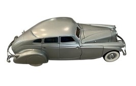 Danbury Mint 1:24 Scale Diecast 1933 Pierce Silver Arrow Model Car - $37.39