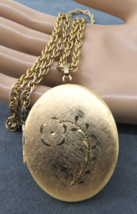 Large Vintage Locket Pendant Necklace Gold Tone Brushed Texture Etched Flowers - £7.43 GBP