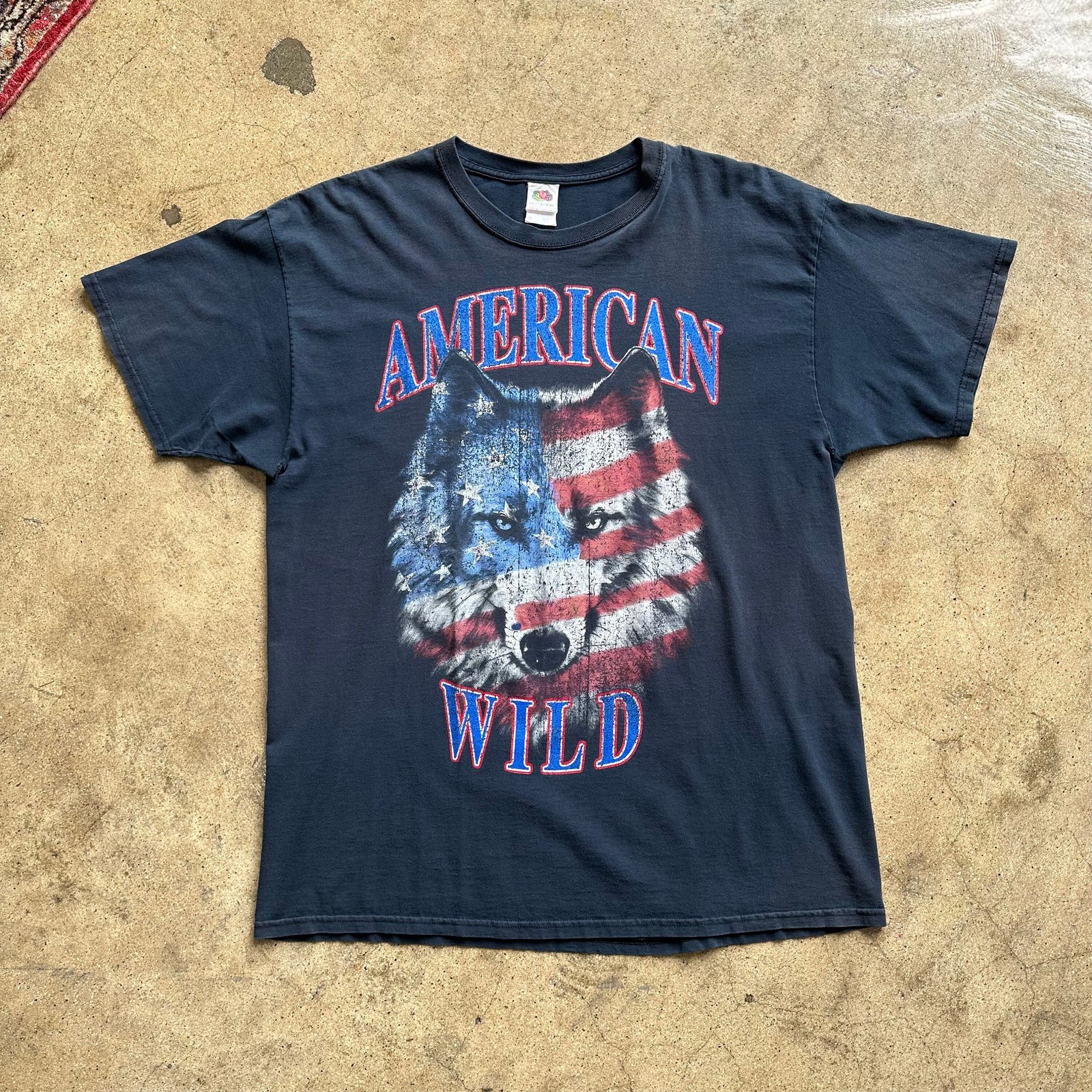 Primary image for Vintage 1990s American Wild Wolf and American Flag Graphic T-shirt