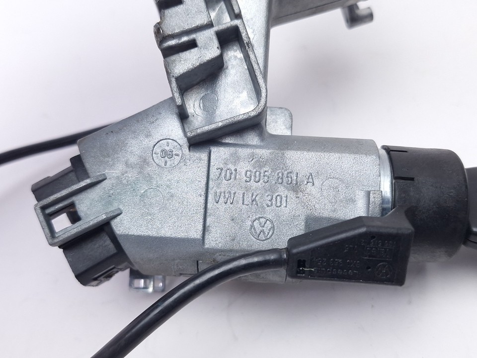 1999-2003 Volkswagen Eurovan OEM Ignition Switch With Key 701905851a Item image 4