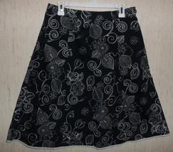 New Womens Van Heusen Black W/ White Floral Full Skirt Size 8 - £20.26 GBP
