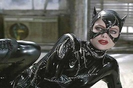 Michelle Pfeiffer as Catwoman sexy in black leather outfit and cap 12x18 Poster - £14.99 GBP