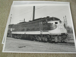 Vintage Train Photograph 11x14 4331 Diesel Locomotive on Rails - £14.79 GBP