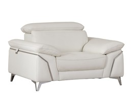 31" White Fashionable Leather Chair - $30,299.24 MXN