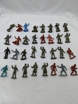 Lot Of (32) Vintage 1950s Marx Plastic MPC Ring Hands Army Men Revolutionary - £28.12 GBP