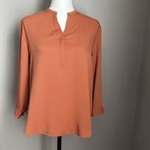 Uniqlo Women&#39;s Top  Size M Coral Orange Blouse Rayon Stand Collar 3/4 Sl... - £11.90 GBP