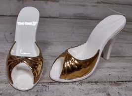Set of 2 Vintage Dept 56 Bone China High Heel Shoe Pumps Ornaments Gold Taiwan - £18.36 GBP