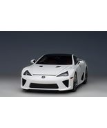 LFA Whitest White with Carbon Top 1/18 Model Car by Autoart 78851 - $6,060.98 MXN