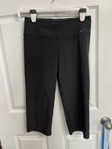 Nike Pants Womens Medium Black Swoosh Capri Legging Yoga Tight Dri Fit Flex Crop - £7.53 GBP