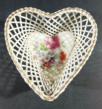 Antique Gebruede Heubach 3&quot; White Woven Porcelain Heart Lattice Basket - £21.76 GBP