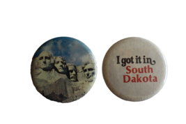 2x Vintage Button Pinback Mount Rushmore -  I Got it in South Dakota- Monument - £7.82 GBP