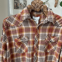 Wrangler Western Style Snap Front Plaid Flannel Shirt  XL - $375.67 MXN