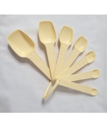 Vintage Tupperware Almond Cream Ivory Set 7 Measuring Spoons With Ring - £27.12 GBP