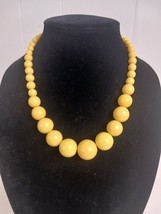 Vintage Yellow Chunky Beaded Choker Necklace 18&quot; - $168.38 MXN