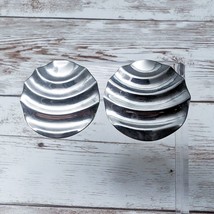 Vintage Clip On Earrings 1.25&quot; Corrugated Silver Tone Circle - £10.38 GBP