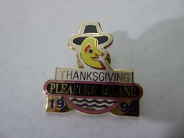 Disney Trading Brooches 12870 WDW - Pleasure Island Fonte 1995 Thanksgiv... - $19.26