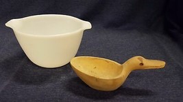 Vintage Anchor Hocking White Milk Glass Baking Mixing Bowl &amp; Wooden Duck Scoop - £14.01 GBP