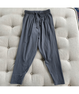 Gymshark Grey Jogger Crop Pants Sweatpants Activewear XS - $402.50 MXN